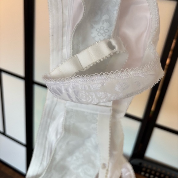 Playtex 18 HOUR® Ultimate Shoulder Comfort bra. SIZE 44 C. NEW - Picture 6 of 9